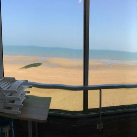 Appartement T2 Avec Vue Sur Mer Directe ! Courseulles-sur-Mer Exteriör bild