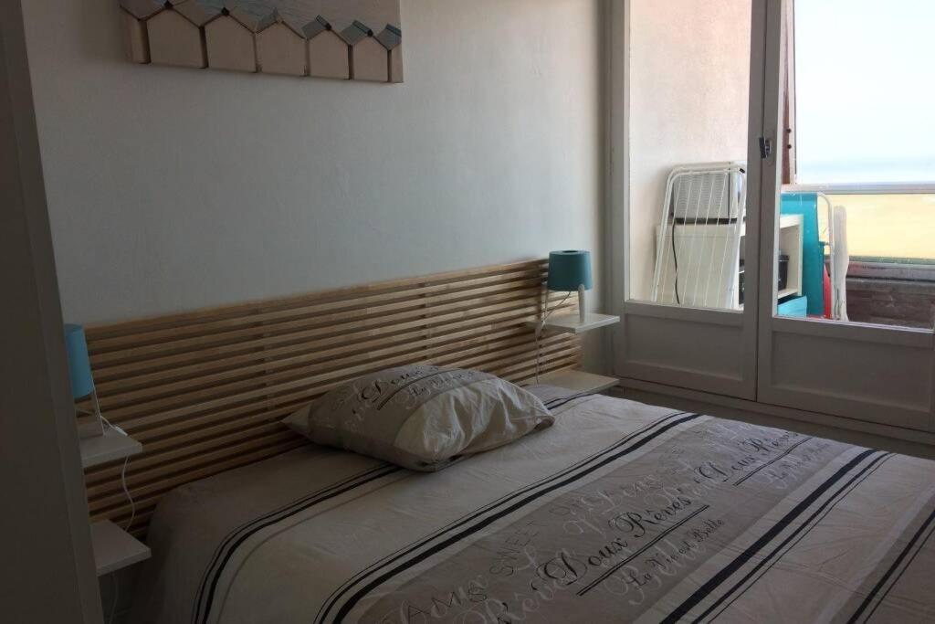 Appartement T2 Avec Vue Sur Mer Directe ! Courseulles-sur-Mer Exteriör bild