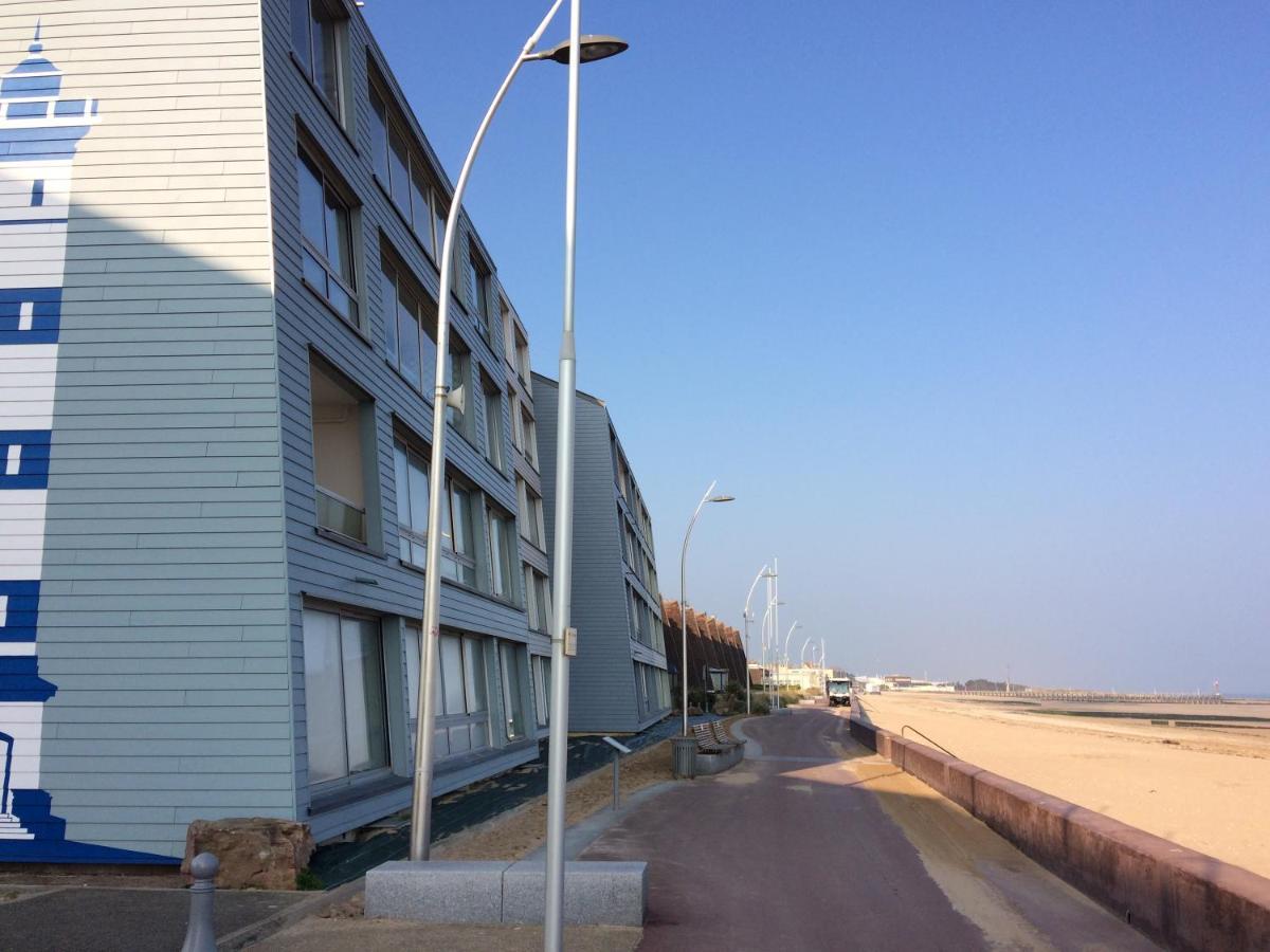 Appartement T2 Avec Vue Sur Mer Directe ! Courseulles-sur-Mer Exteriör bild